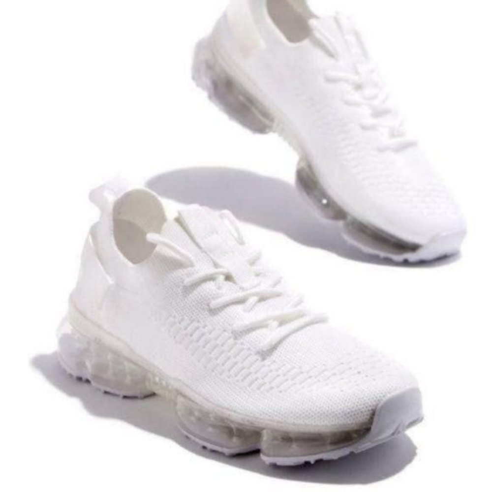 !! NEW !! Slip On Flyknit Sneakers in White - Picture 5 of 6